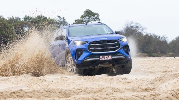 Isuzu MU-X LS-T 2025 Fahren