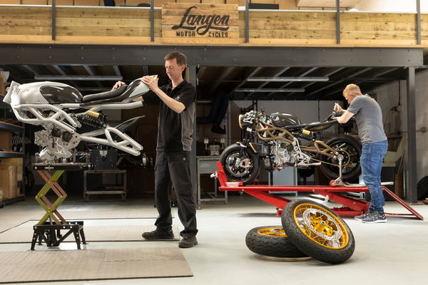 Langen Zwei Stoke -Produktion. - Rod Kirkpatrick/F Stop Press Press