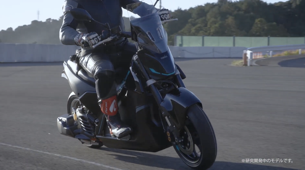 Yamaha -Serie Parallel Hybrid Electric Motorcycle