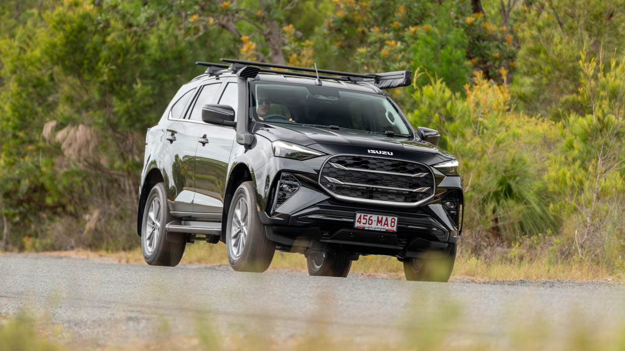 Isuzu MU-X LS-U 2025 Fahren