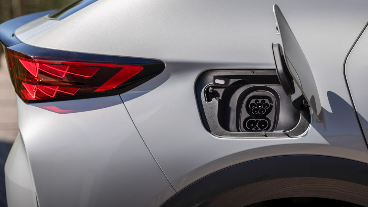 CUPRA TAVASCAN -LAGER 2025 Ladegerät