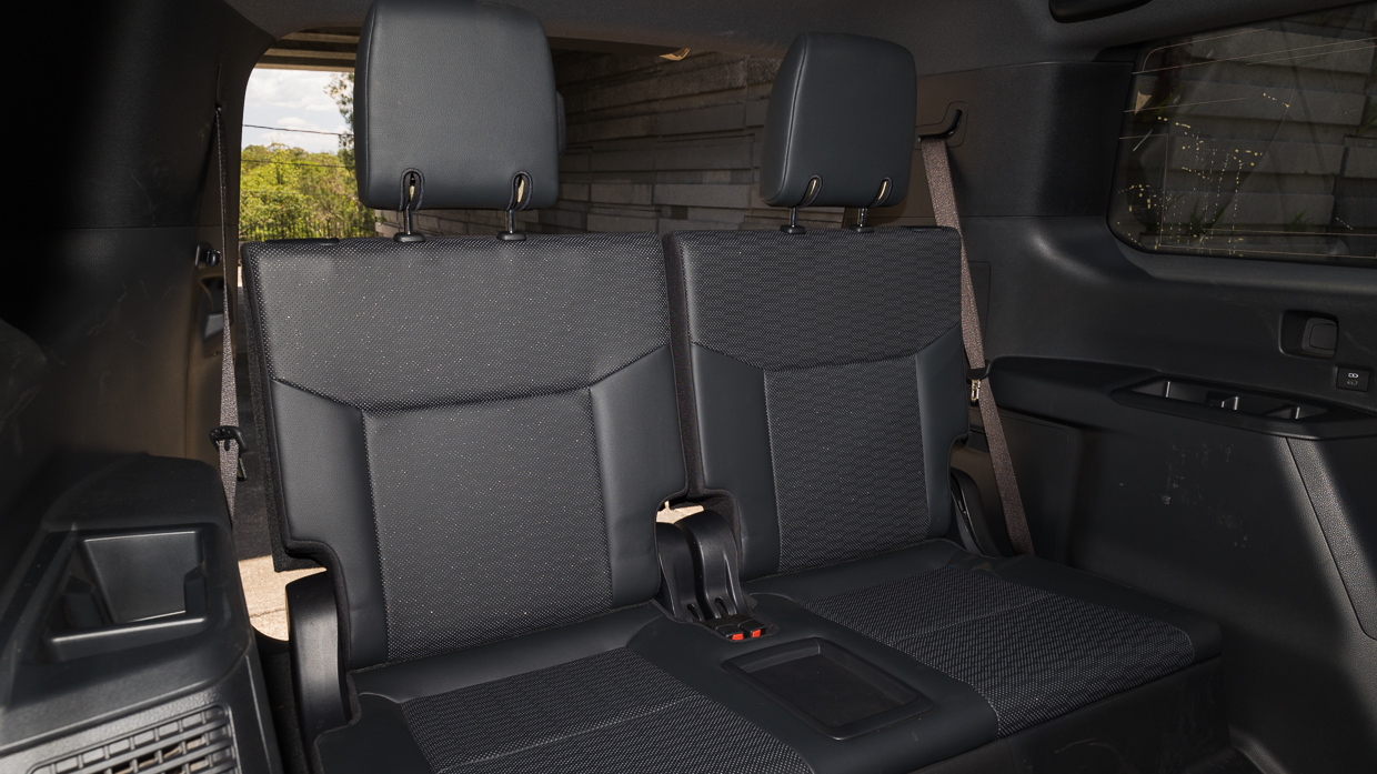 Toyota Prado Kakadu 2025 Innenreihe dritte Reihe