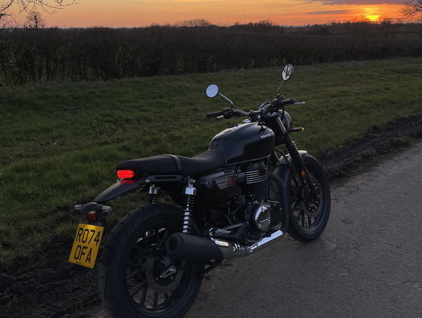 Der GB350S - Sonnenuntergang