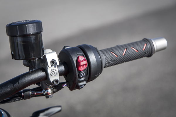 2025 STREETFAGER V4 S - STATISCH