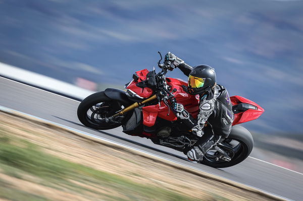 2025 Streetfighter V4 S - Reiten