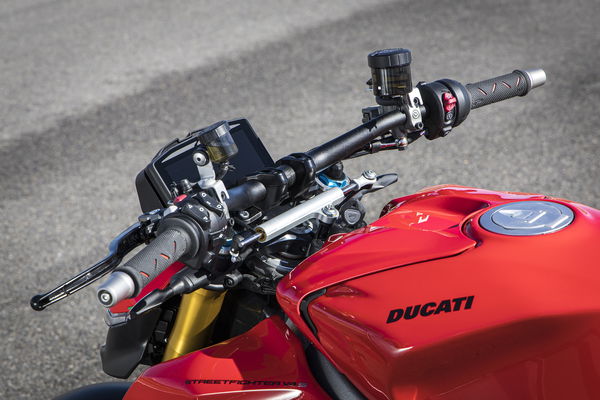 2025 STREETFAGER V4 S - STATISCH