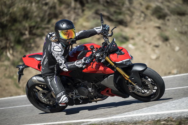 Streetfighter V2 S - Reiten