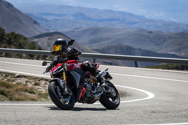 Streetfighter V2 S - Reiten