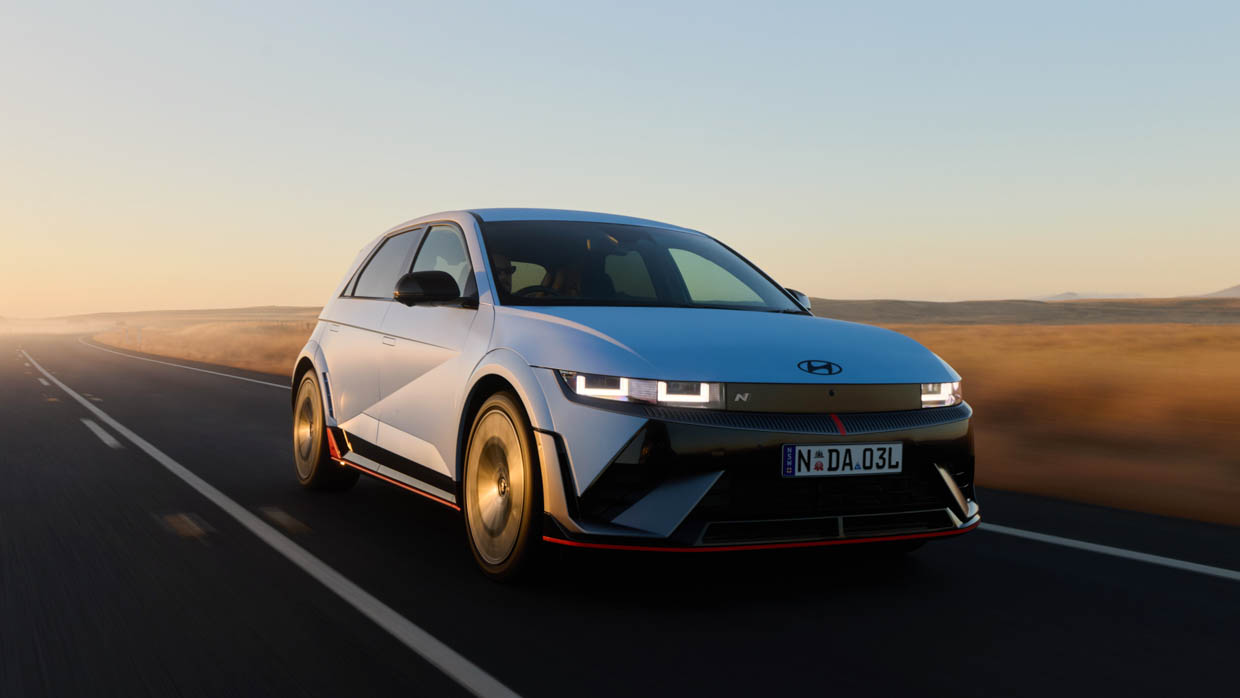 2024 Hyundai Ioniq 5 N Front 3/4 Antriebsschuss