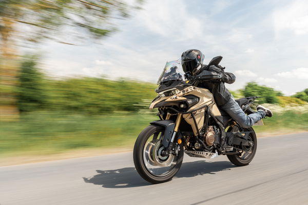 Der Voge DS625X - Reiten