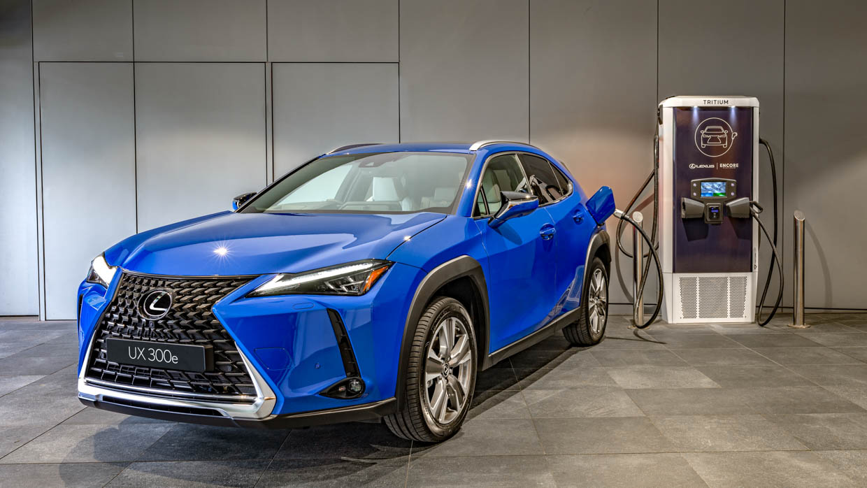 2023 Lexus UX300E Sport Luxus -Ladung