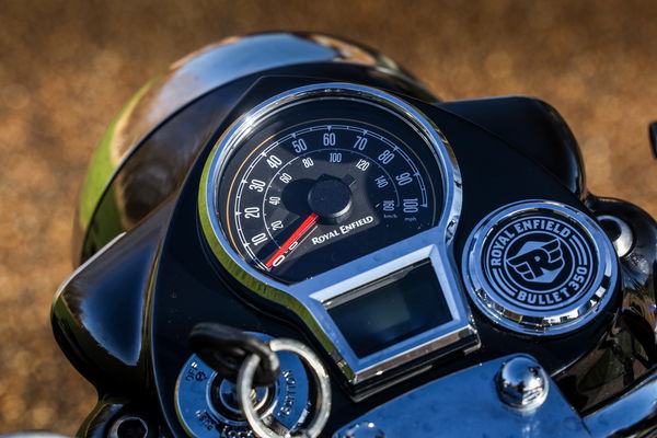 Royal Enfield Bullet 350 - Tankdetail