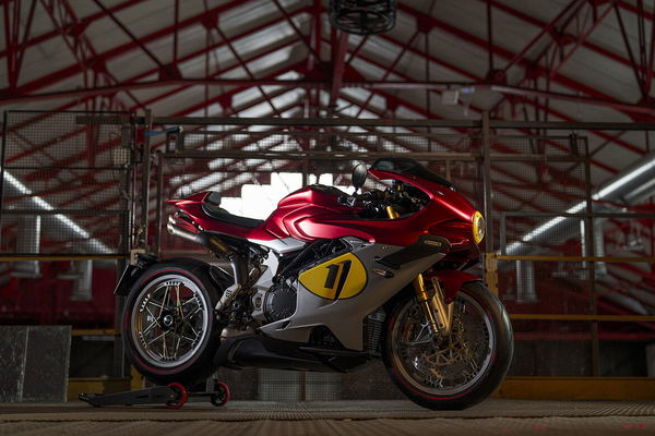 MV Agusta Superveloce vor 1000