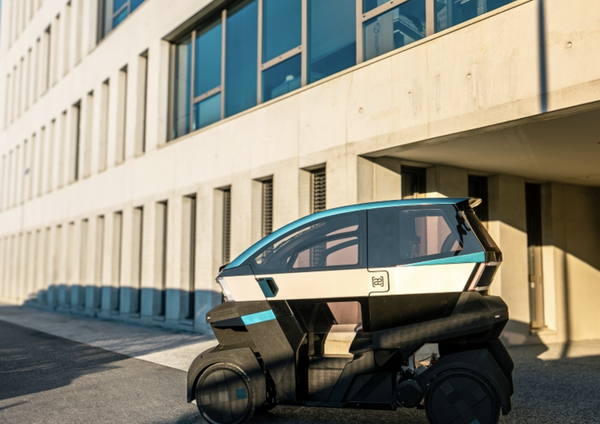 Die Æmotion lehnt sich mit mehreren Wellenhäuten an