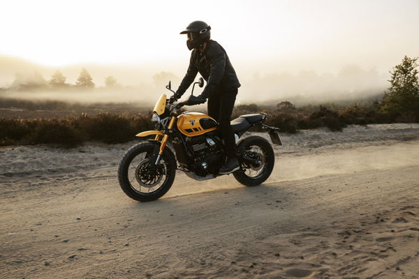 Der Triumph Scrambler 400 xc - Reiten
