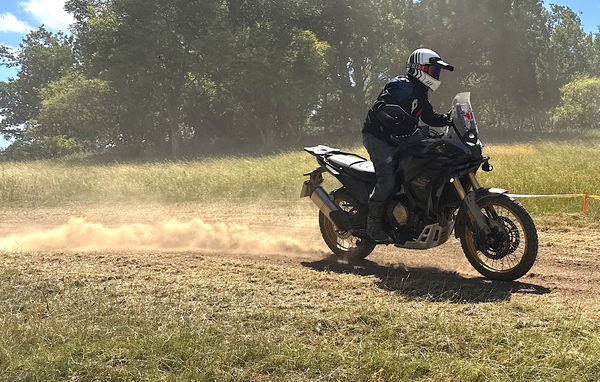 Die Voge DS800X Rallye - Reiten