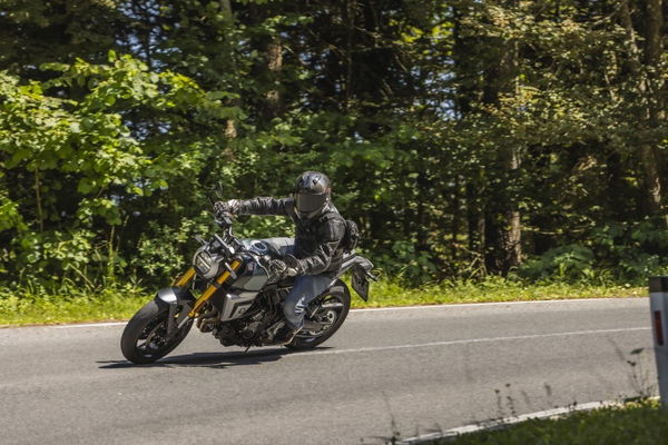 Das GSX -8T - Reiten