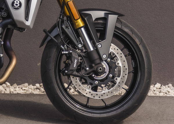 Die Nissin -Bremssättel, die an den Fahrrädern angebracht sind