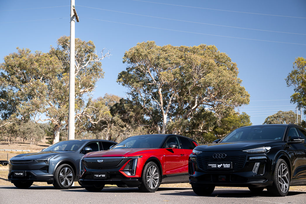 Verfolgung von Autos des Jahres des Jahres 2025 Atmosphäre