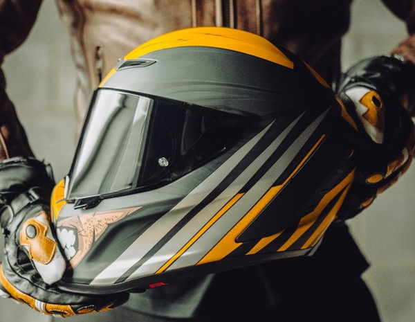 Der Wolverine Ruroc Motorradhelm