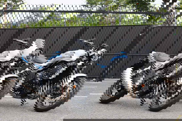 Die CB1000F SE (links) und CB1000F (rechts)