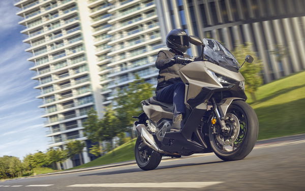 2025 Honda Forza 750 - Fahren