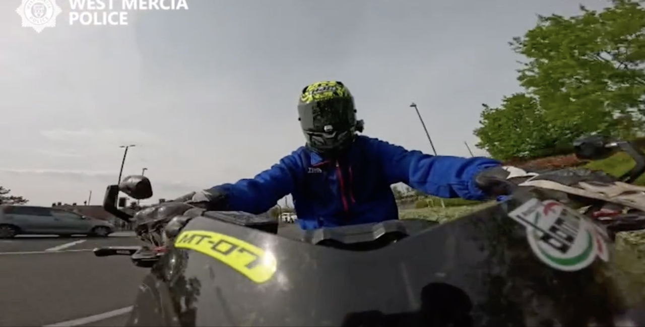 Der Motorradfahrer verbot sich nach dem Dreharbeiten zu Selbstgeschwindigkeit, Makelies