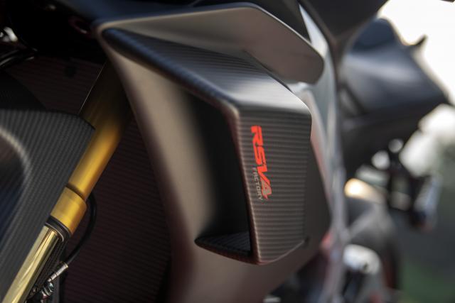 Aprilien im Wert von 90.000 Pfund, die in einer Nacht aus Dearden Motorcycles gestohlen wurden