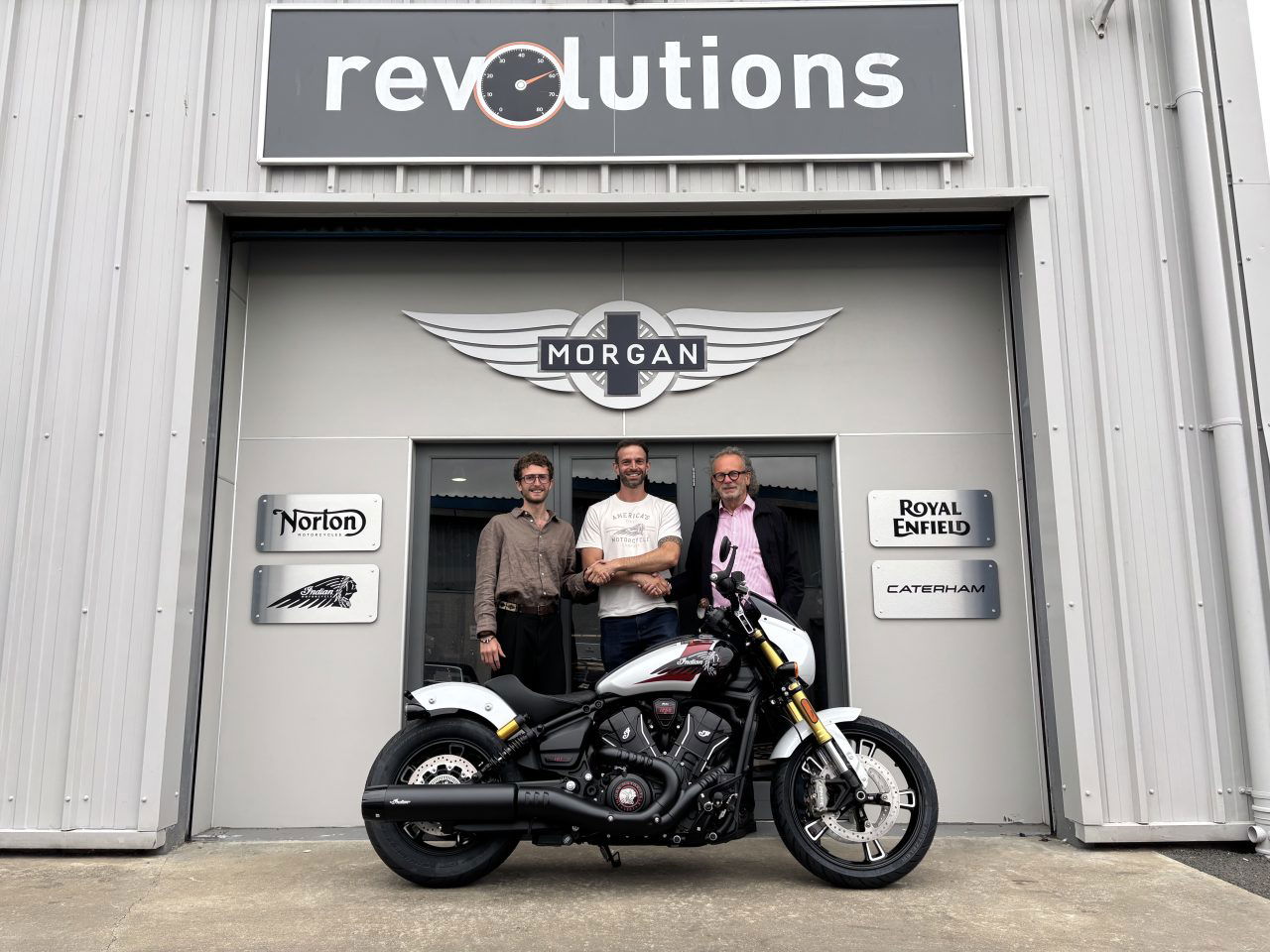 Indisches Motorrad eröffnet das neue Händler in Schottland