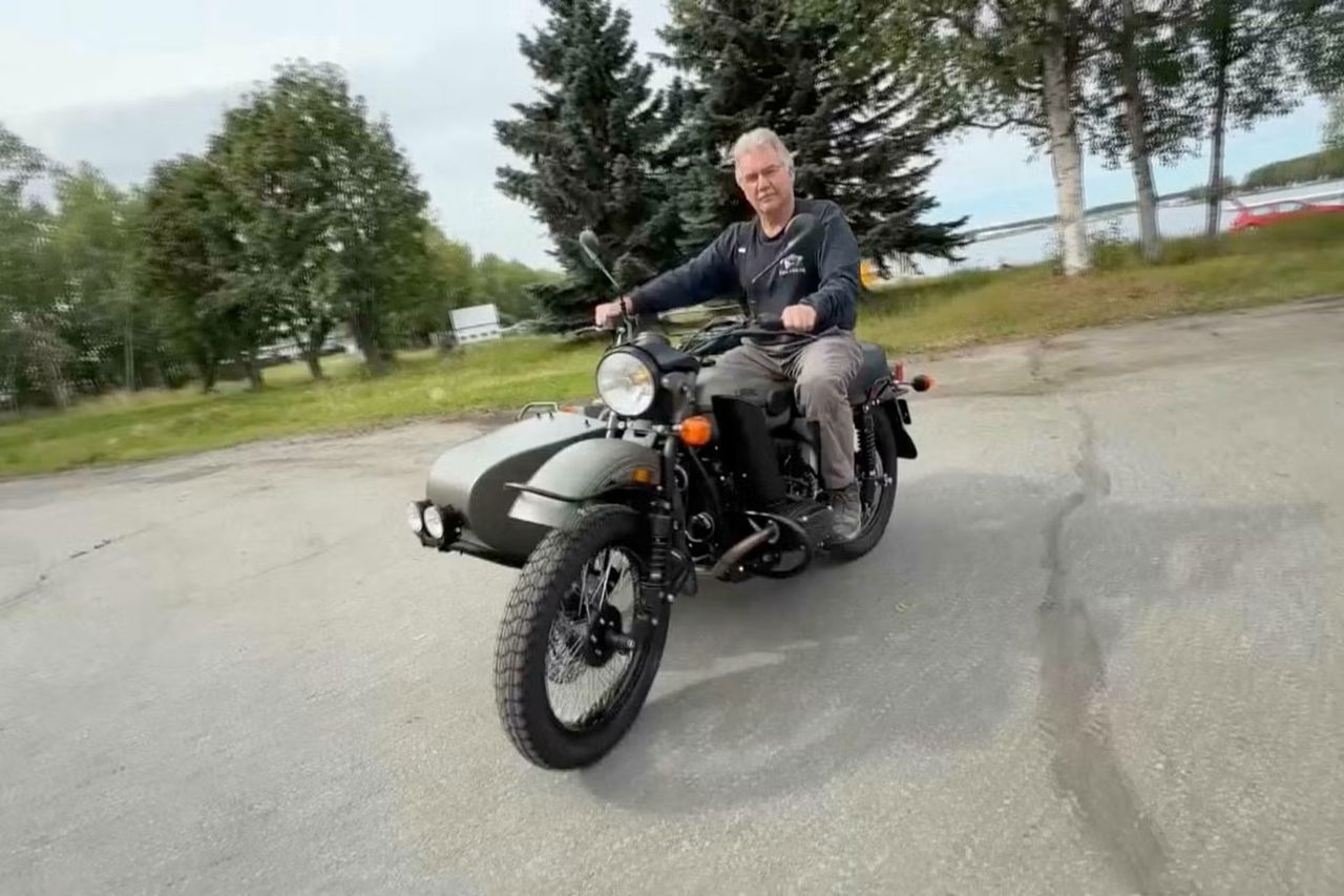 Präsident Putin Geschenke Alaskan Biker Ein Ural -Motorrad und Seitenwagen