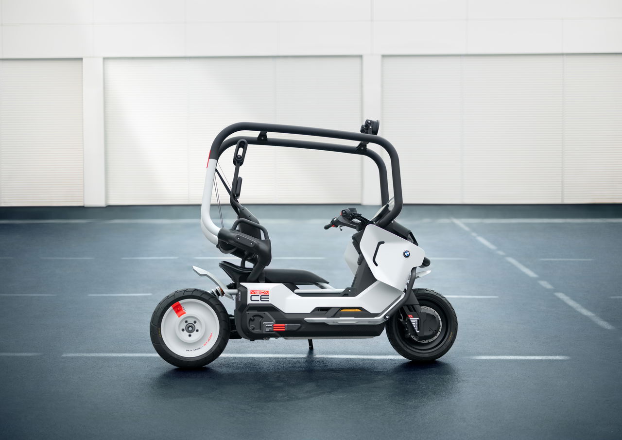 BMW enthüllt Vision CE Electric Scooter mit Roll Cage