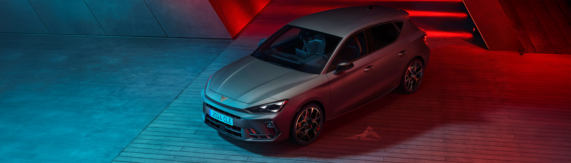 Aktualisierte Cupra Leon Hatch und Sportstourer, die im vierten 2025 ankommen und PHEV -Strom bringen