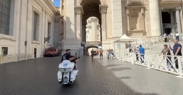 Das Fahrrad, das aus dem St. Peter's Square gefahren ist