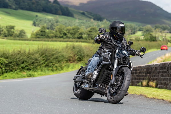 Die Benda LFC700 - Reiten