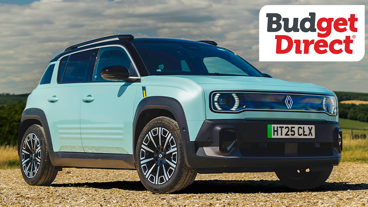 Renault 4 2026 Bewertung - Verfolgung von Autos