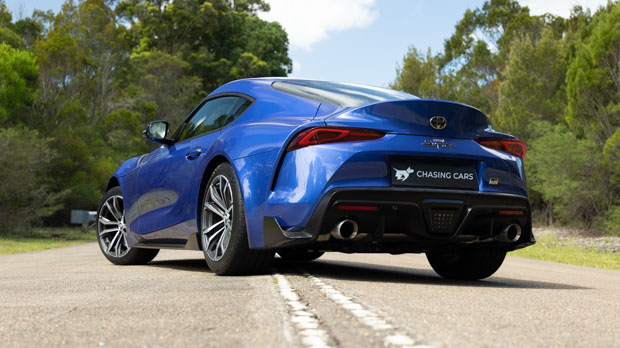 Toyota Supra GT Handbuch 2023 Heck 3/4 Schließen 2