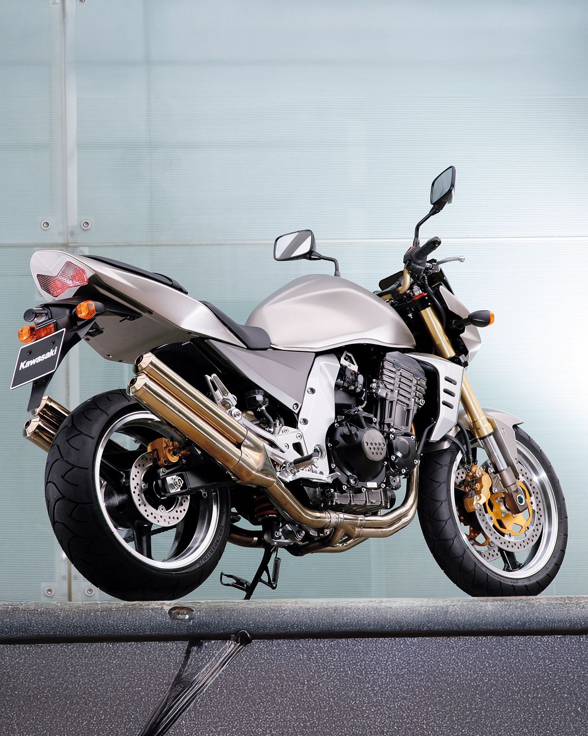 Kawasaki produziert Flammen der Z1100 -Spekulation mit LinkedIn Post