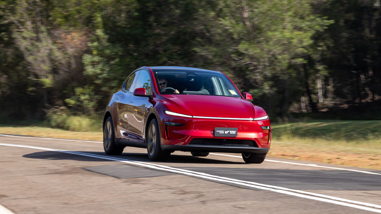 Tesla Model Y RWD 2025 Fahren 13