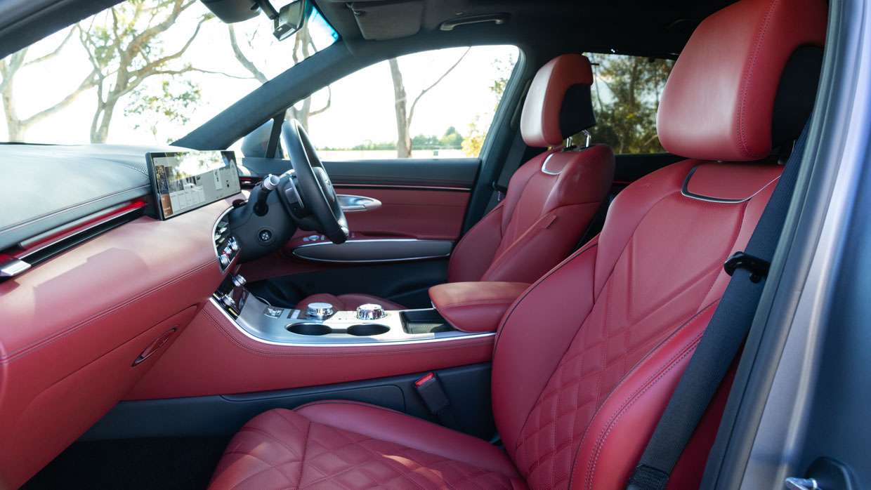 Genesis GV70 3.5 Signature Sport 2025 Innenraum vorne