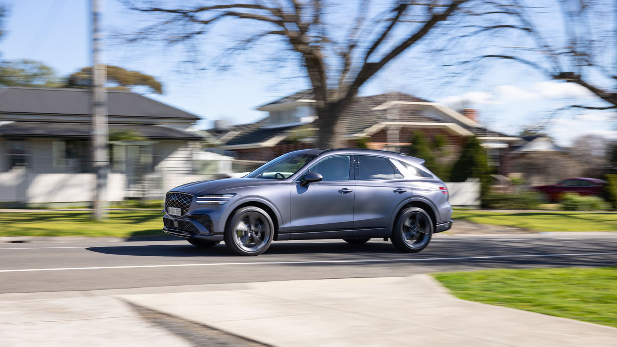 Genesis GV70 3.5 Signature Sport 2025 beim Fahren