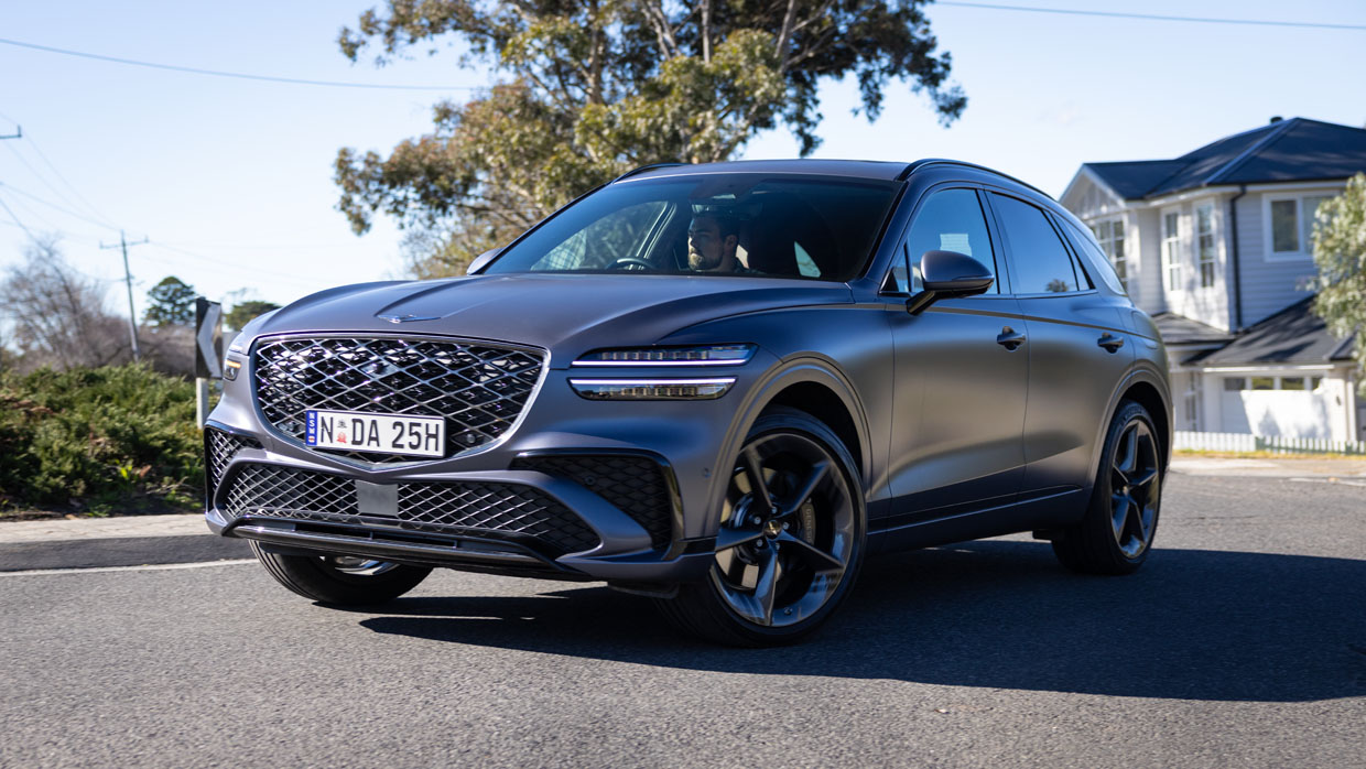 Genesis GV70 3.5 Signature Sport 2025 beim Fahren