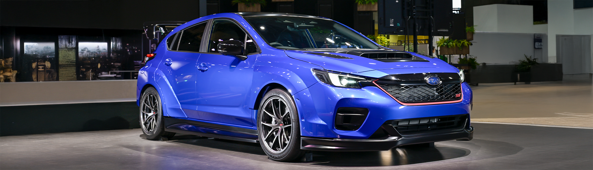 Concept STI Twins zeigen die Vergangenheit, Gegenwart und Zukunft von Subaru auf der Japan Mobility Show