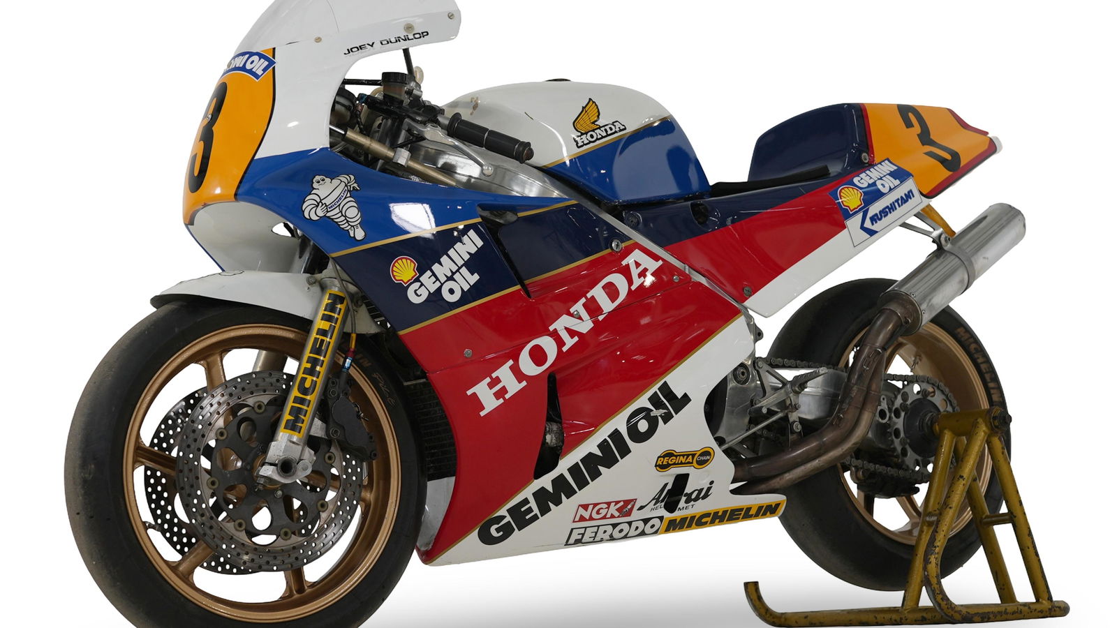 Joey Dunlop-Rennräder werden bei einer Auktion für einen auffälligen Betrag verkauft