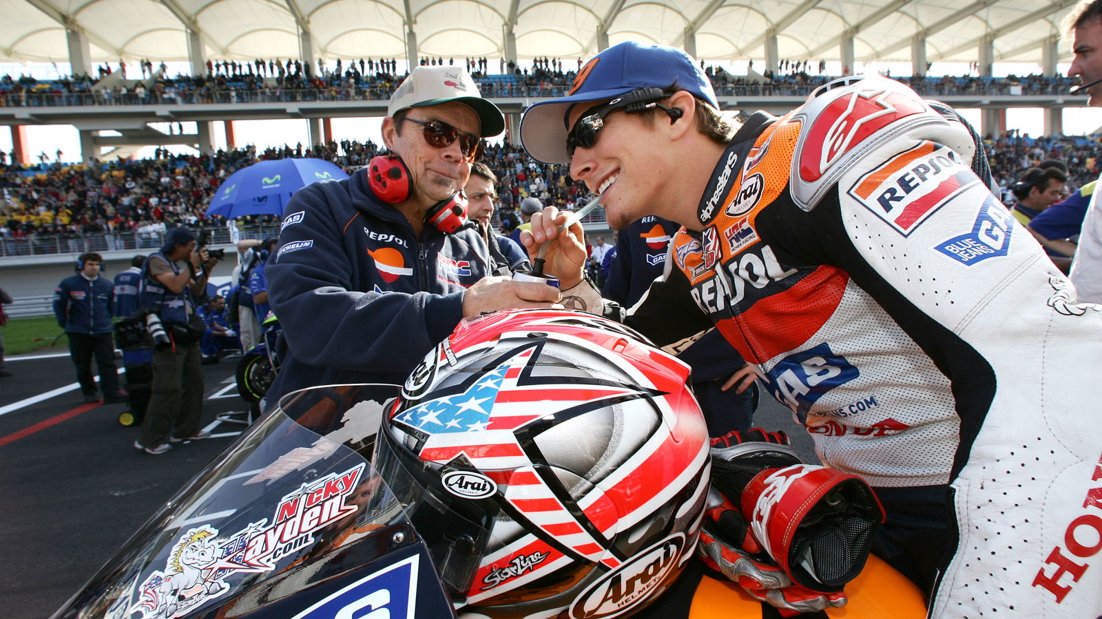 Sparen Sie 200 £ beim Kauf eines neuen Replika-Helms von Arai RX-7V Evo Nicky Hayden