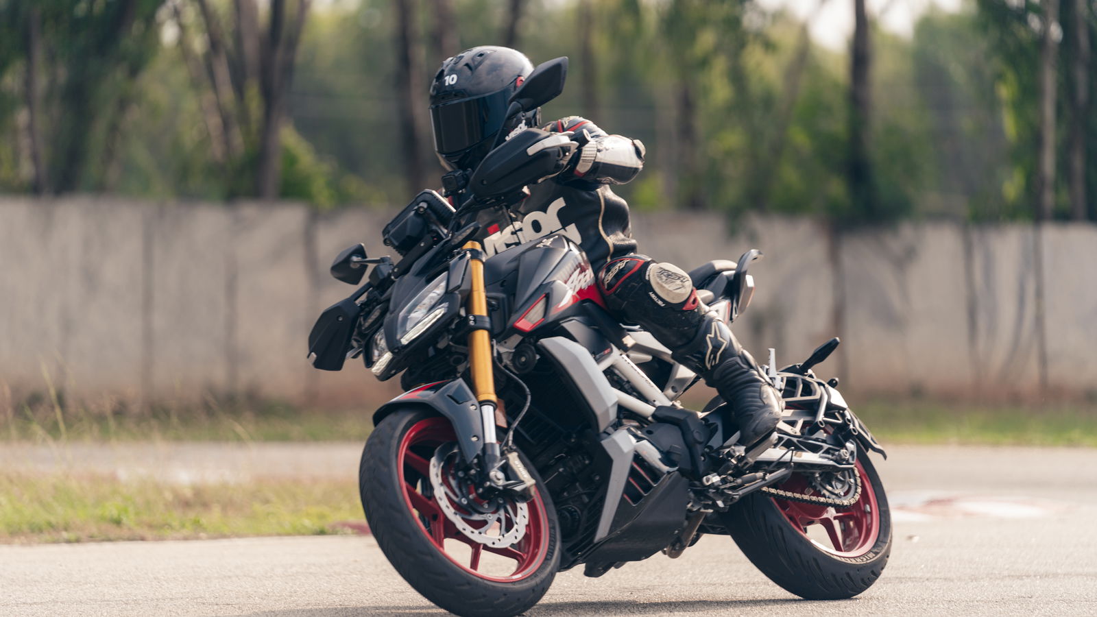 TVS Apache RTR 310 Testbericht, Spezifikationen und Funktionen