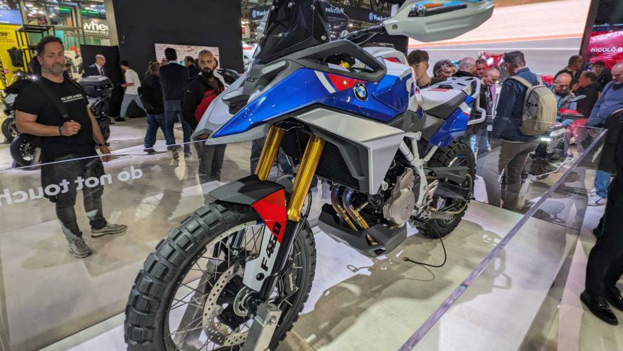 TVS neckt ein neues Modell, das bei EICMA gezeigt werden soll
