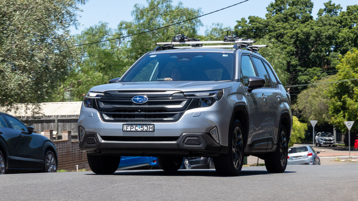 Subaru Forester Hybrid AWD 2025 beim Fahren