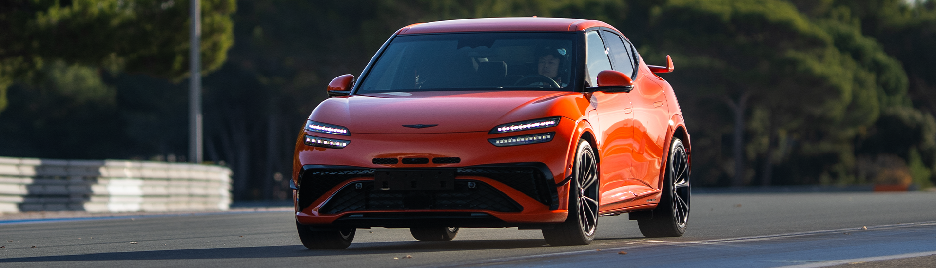 Der Genesis GV60 Magma wurde als hochwertiger technischer Zwilling des wilden elektrischen Hyundai Ioniq 5 N vorgestellt