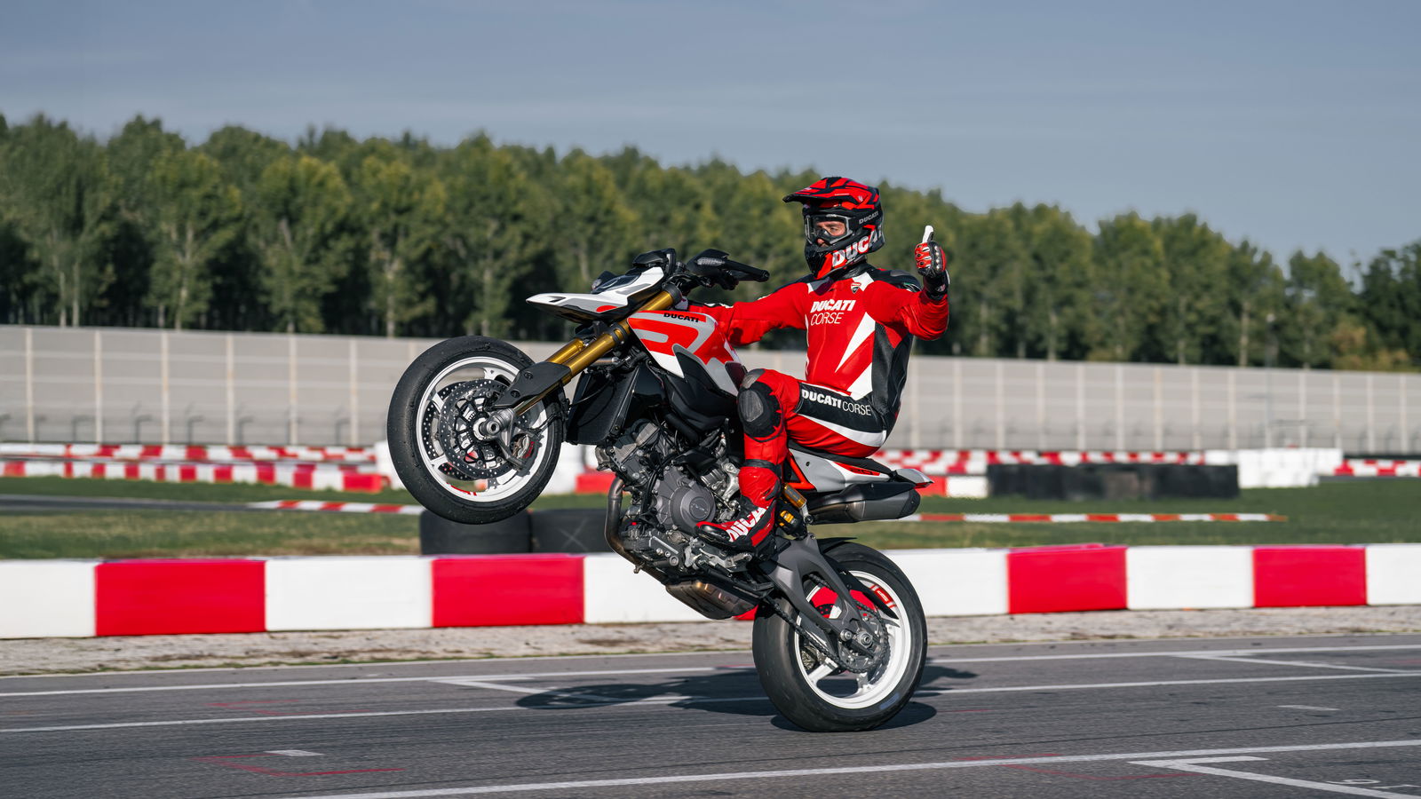2026 Ducati Hypermotard V2, Hypermotard V2 SP enthüllt