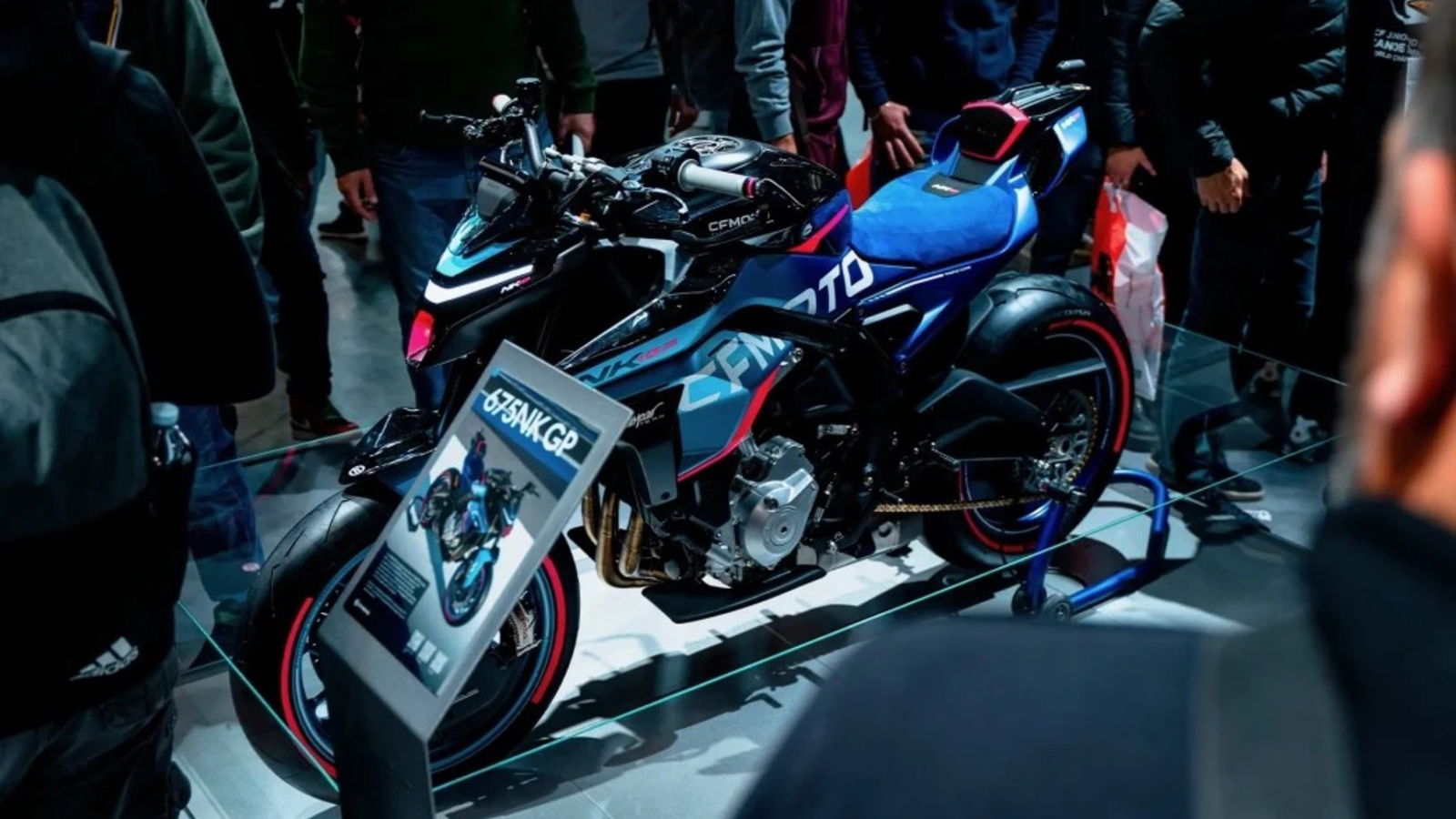CFMoto stellt auf der EICMA das neue 675NK GP Concept vor